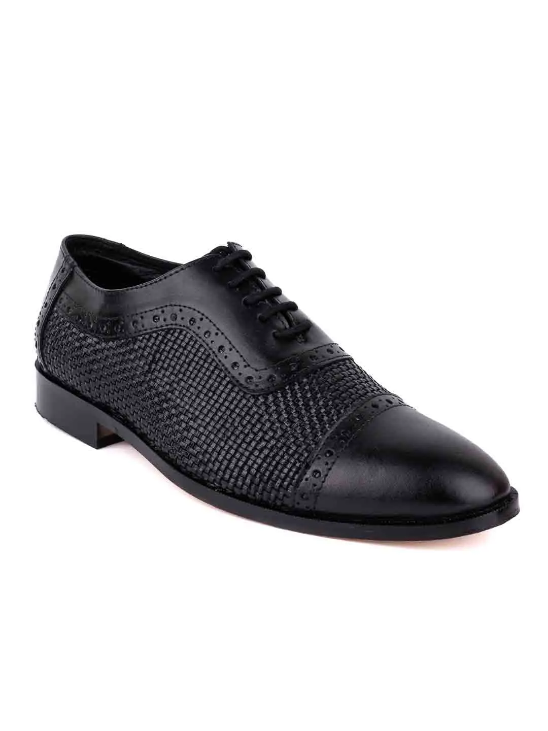 Men Black Basket Weave Textured Oxford Shoes