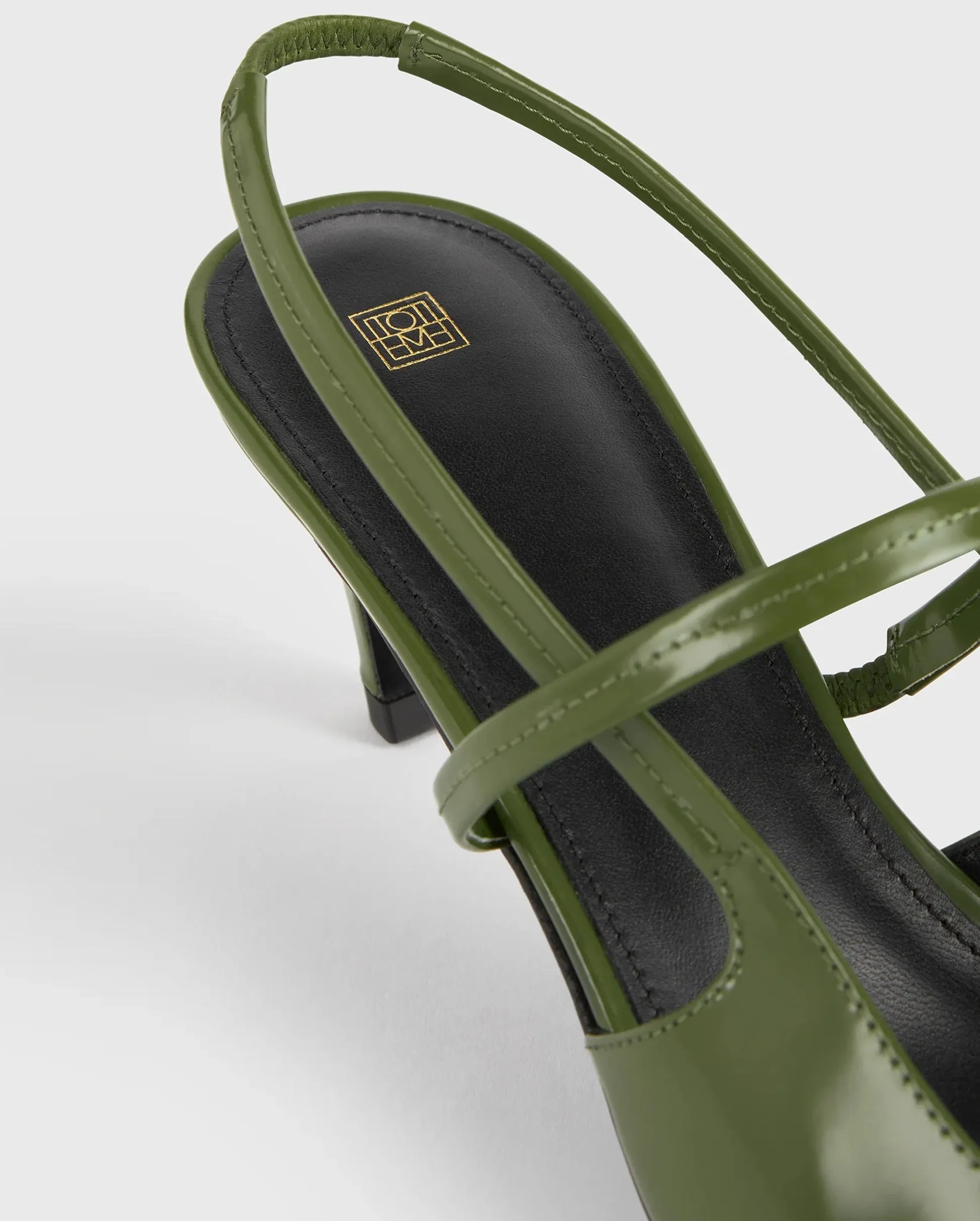 THE SHARP SLINGBACK / LAUREL